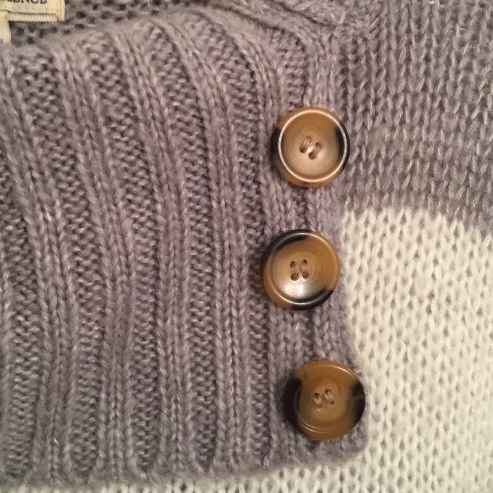 Sweater - Picture 3 of 3